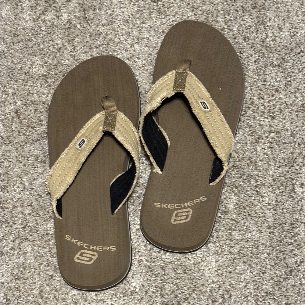 Skechers Brown and Tan Flip Flops